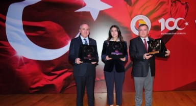 BAŞAK Traktöre Asırlık Marka Ödülü..