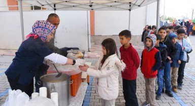 Dulkadiroğlu Belediyesi çocukların içini ısıttı..