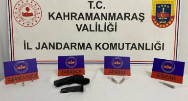 Elbistan’da otomobilde uyuşturucu kullanırken yakalandılar