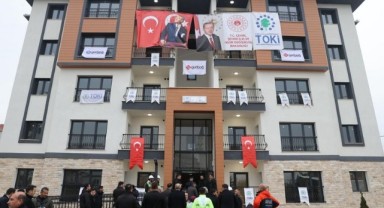 Bakan Yerlikaya, TOKİ Konutları’nda İncelemelerde Bulundu..