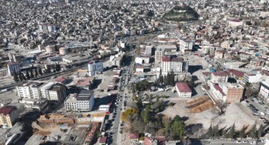 Başkan Güngör, “Afet sonrası şehrimizin imarı ve inşası noktasında Cumhurbaşkanımızın belirlediği 1 yıllık hedef doğrultusunda çalışmalar hızla sürüyor 