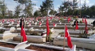 KADEM, Deprem şehitlerini unutmadı...