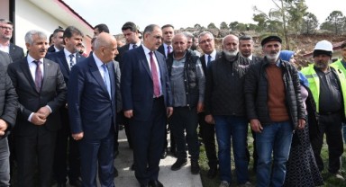 Bakan Özhaseki ve Başkan Güngör, Şehit Ailesini Yeni Konutlarında Ziyaret Etti 