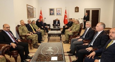 Başkan Güngör, Milli Savunma Bakanı Güler ile Valiliği Ziyaret Etti..