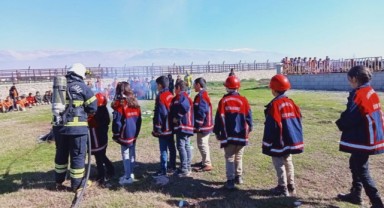 Büyükşehir İtfaiyesi, Yangına Müdahale Eğitimlerini Sürdürüyor