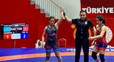 Esra Pul, Uluslararası Yaşar Doğu Turnuvasında Bronz Madalya Kazandı..