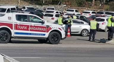 Kahramanmaraş jandarmadan trafik denetimi..