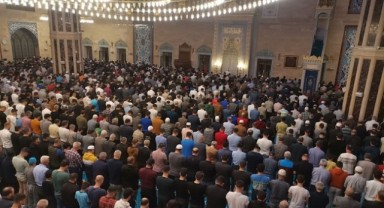 Abdulhamid Han Camii'nde 30 Bin Kişiyle Kadir Gecesi İdrak Edildi..