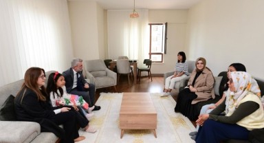 Başkan Görgel, Asrın Felaketinde Ailesini Kaybeden Vatandaşları Ziyaret Etti..