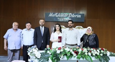 Başkan Hanifi Toptaş, ilk nikahı kıydı..