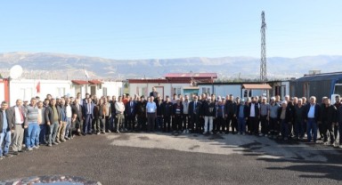 Başkan Mehmet Akpınar, personele moral ziyareti yaptı..