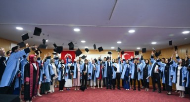 Afşin Sağlık Yüksekokulunda Öğrenciler Mezuniyet Sevincini Yaşadı