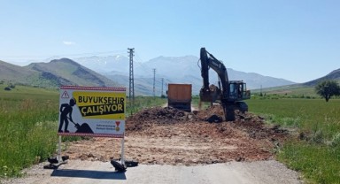 Elbistan’da Kırsal Mahalle Yolları İyileştiriliyor