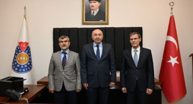 İlahiyat Fakültesi Dekanlığına Prof. Dr. Ahmet Abay Atandı