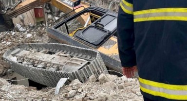 Kahramanmaraş’ta iş makinesi devrildi operatörü yaralandı