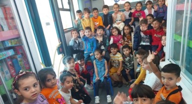 Mobil Kütüphane Onikişubat, Dulkadiroğlu ve Türkoğlu’nda Miniklerle Buluştu