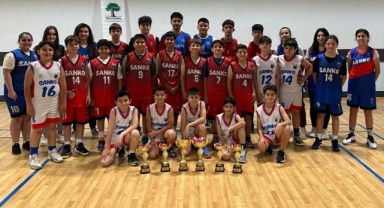 SANKO Okulları Basketbol Takımlarının Şampiyonluk Sevinci