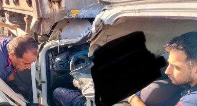 Kahramanmaraş’ta otomobil tıra arkadan çarptı: 2 yaralı