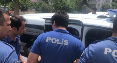 Tartıştığı kişinin boğazını kesti