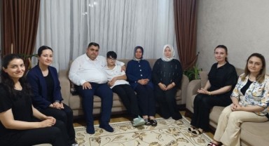 Depremzede Enes’e Sürpriz Doğum Günü..