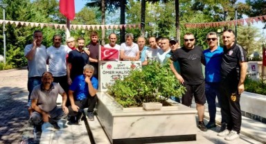 Kahraman Şehit Ömer Halisdemir'in Kabri Ziyaret Edildi 