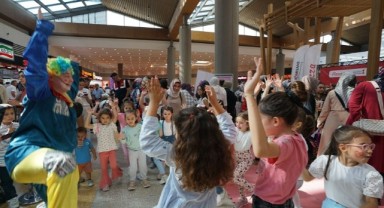 Kız Çocukları, Büyükşehir'in Etkinliğinde Unutulmaz Anlar Yaşadı..