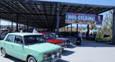 Onikişubat Belediyesi'nin Kahramanmaraş Klasik Otomobil Festivali yoğun ilgi gördü..