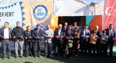 Başkan Akpınar: “Asrın Felaketini Derinden Yaşayan İlçemizde, Yaralarımızı Birlikte Sararken Geleceğimize Umut Dolu Adımlar Atıyoruz” 