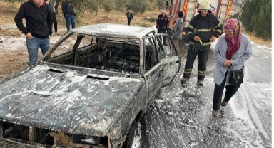 Kahramanmaraş’ta otomobil demir yığınına döndü..