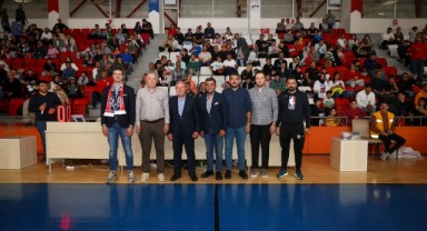 Kipaş Holding Ana Sponsorluğundaki İstiklalspor Basketbol Takımı Fırtına Gibi Başladı! 77-66'lık Zafer 