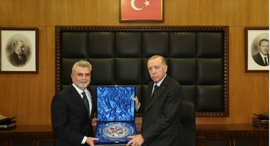 Cumhurbaşkanı Erdoğan, Büyükşehir Belediyesini Ziyaret Etti..