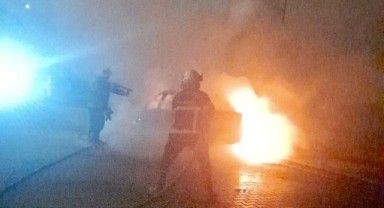 Avşar kampüsünde otomobil yandı 