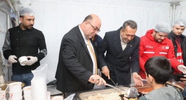 Başkan Akpınar, İftar Çadırında Vatandaşlarla buluştu..