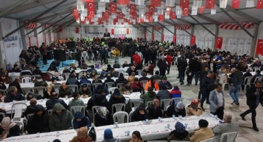 Milli İrade Meydanı’nda Vatandaşlar Gönül Sofrasında Buluştu