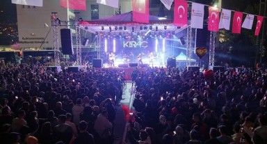 Madalya Günü Coşkusu Kıraç Konseriyle Taçlandı..