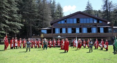 Başkonuş Yaylası'nda Geleneksel Yarışmalarla Dolu Şenlik Coşkusu..
