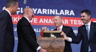 Cumhurbaşkanı Erdoğan ve Aliyev’e Kahramanmaraş’ın Tescilli El Sanatları Hediyesi..