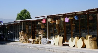 Demirci Esnafı, Geçici İş Yerlerinde Faaliyete Başladı..