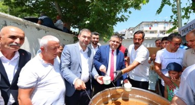 Onikişubat Belediyesi'nden Ilıca'da aşure ikramı..