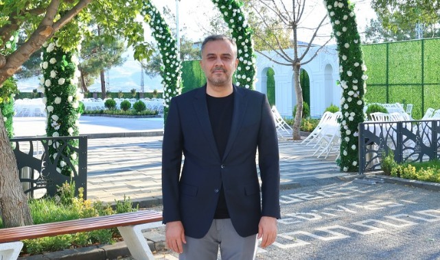 Başkan Toptaş, 1000 kişilik Kavlaklı Kır Düğün Salonu'nda incelemelerde bulundu..