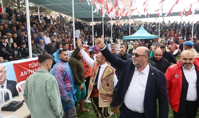 Bertiz Baydemirli Kısa Şalvar Güreş Festivalinde Ağa, Latif Öztürk Oldu...