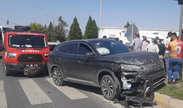 Kahramanmaraş’ta cip ile hafif ticari araç çarpıştı: 2 yaralı ..