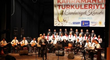 Onikişubat Belediyesi'nin Kahramanlık Türküleriyle Cumhuriyet Konseri'ne yoğun ilgi..