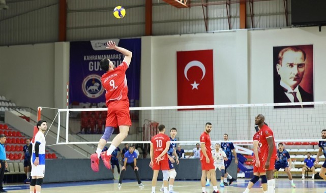 Onikişubat Belediyespor Voleybol Takımı Evinde Galibiyetle Başladı..