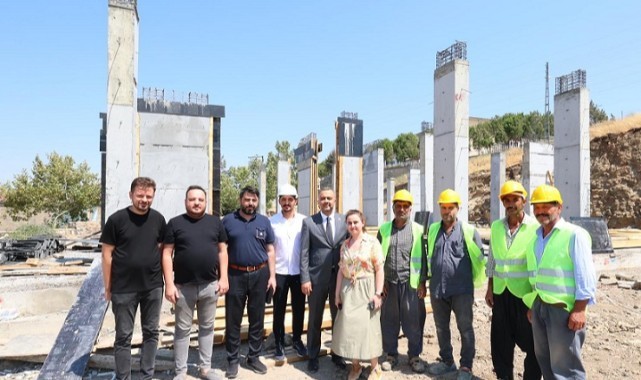 Onikişubat'ta eser ve hizmet atağı: Bir günde 3 dev temel atma töreni yapılacak..