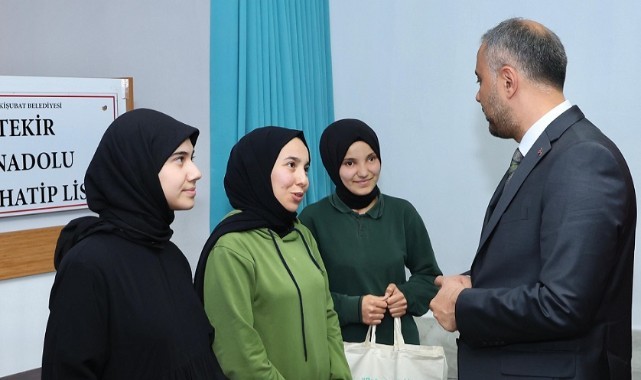 Onikişubat'ta 'Gönülleri Giydiriyoruz' Projesi tüm hızıyla devam ediyor..