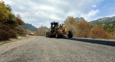 Andırın’a Ulaşımı 20 Kilometre Kısaltan Arterde Son Çalışmalar Yapılıyor..