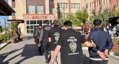 Kahramanmaraş merkezli 4 ilde dolandırıcılık ve yasa dışı bahis operasyonu: 17 gözaltı ..