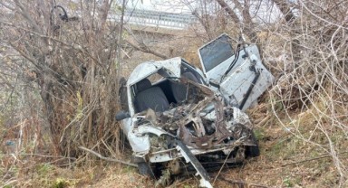 Kahramanmaraş’ta Otomobil Köprüden Düştü: Anne ve Oğlu Yaralandı..