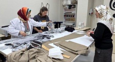 KAMEK’in Giyim Atölyesinde Kadın Eliyle Üretim ve Dönüşüm..